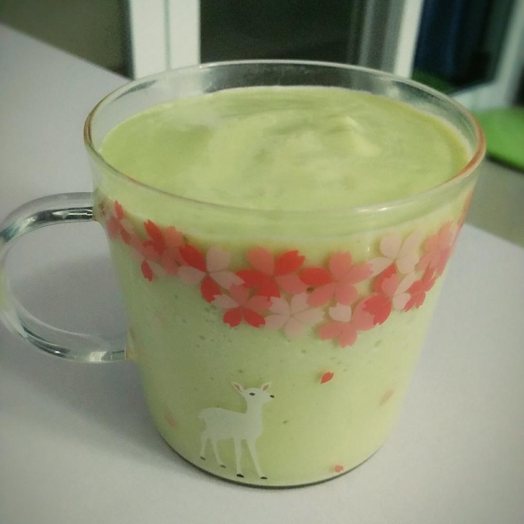 牛油果香蕉奶昔