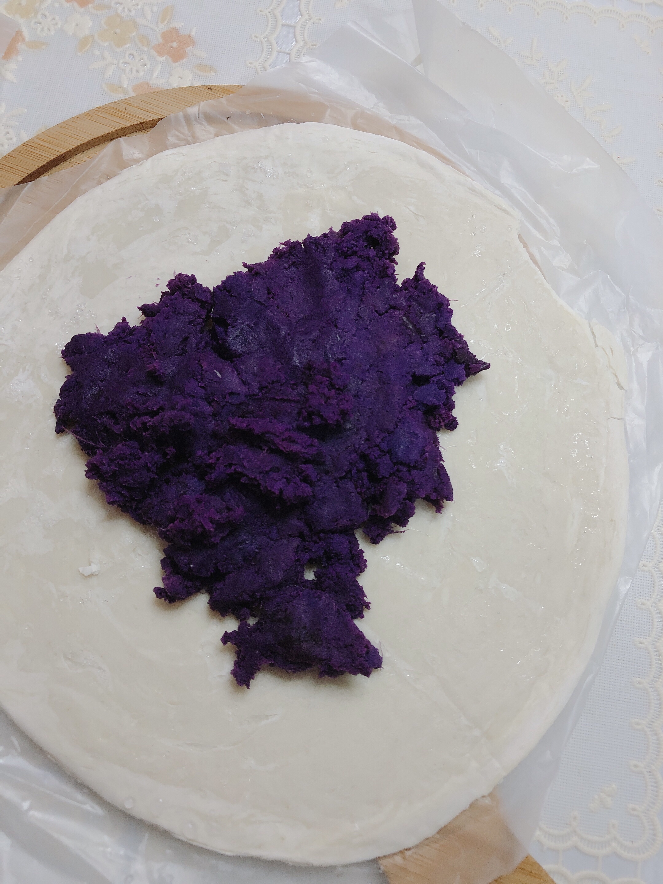 手抓饼的多样吃法，紫薯扭扭酥的做法 步骤3