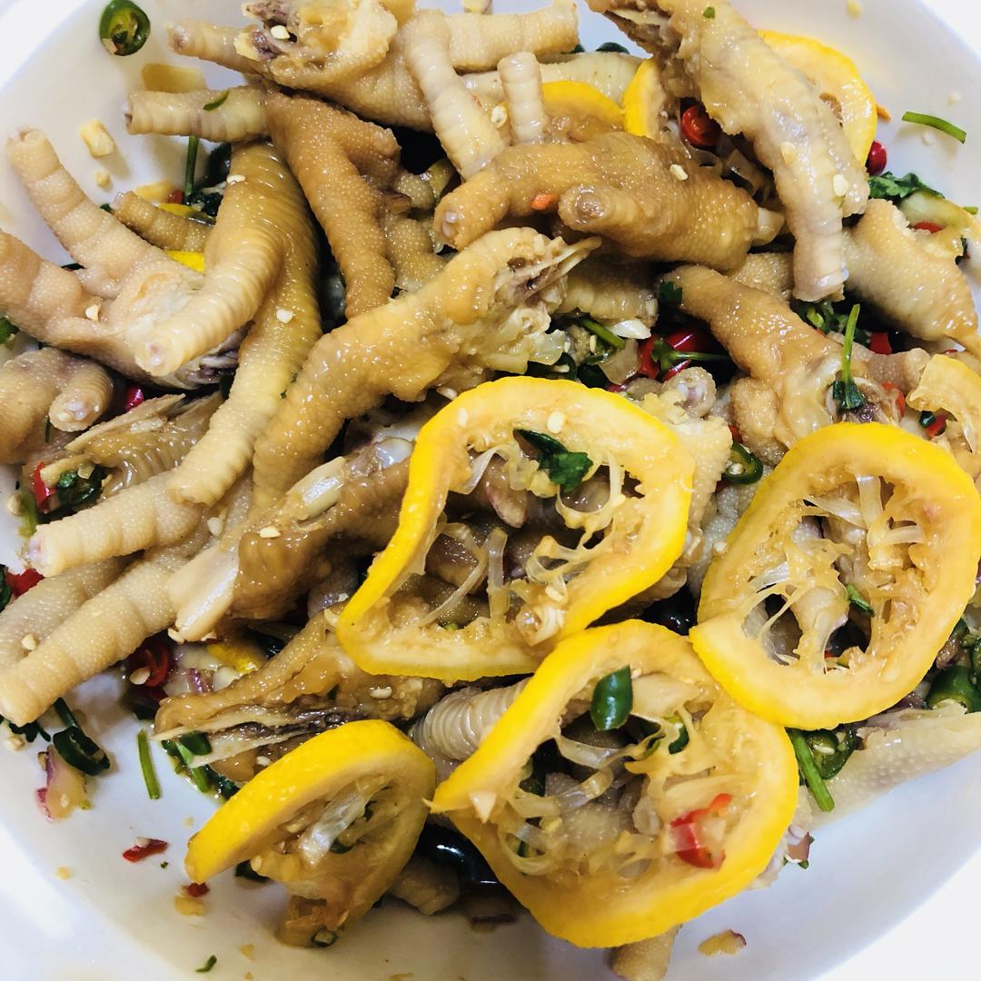 招待客人特别有面子的下酒菜:网红柠檬鸡爪的做法