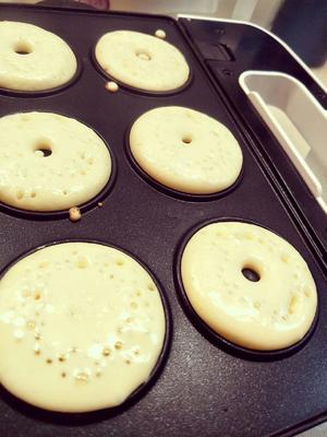 凯伍德华夫饼机                糯米甜甜圈的做法 步骤9