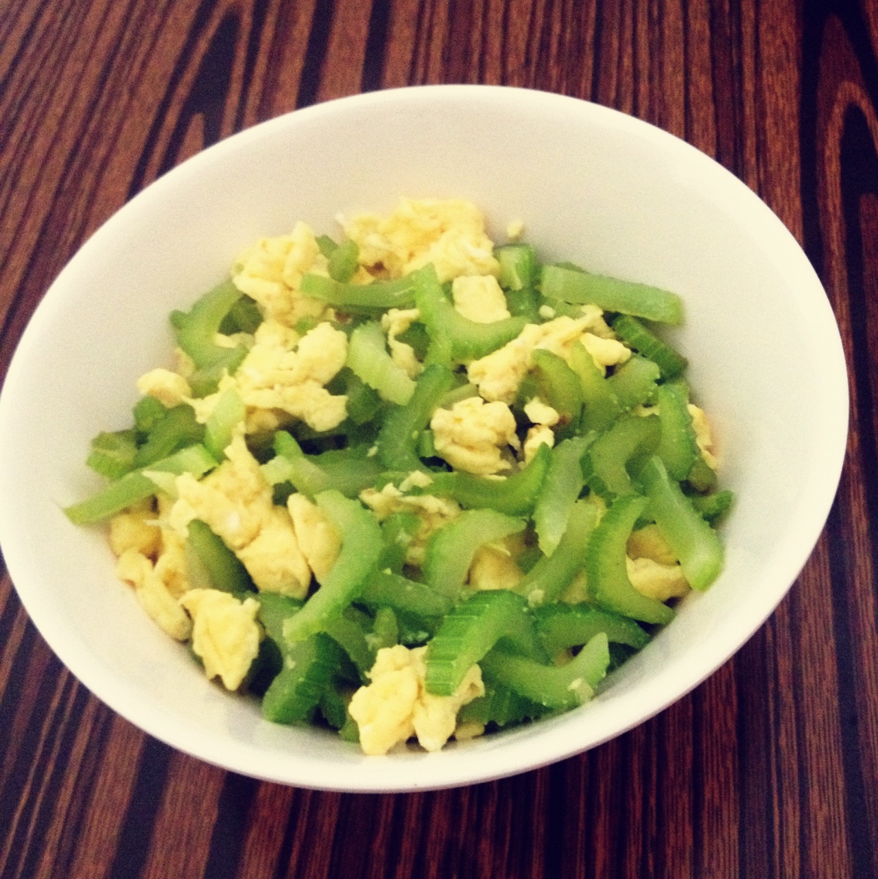 芹菜炒鸡蛋