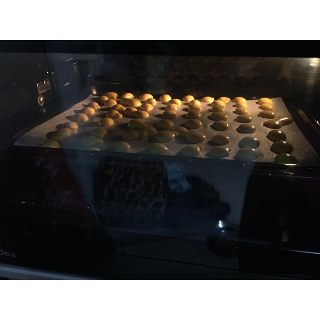 入口即化的无添加蛋黄溶豆