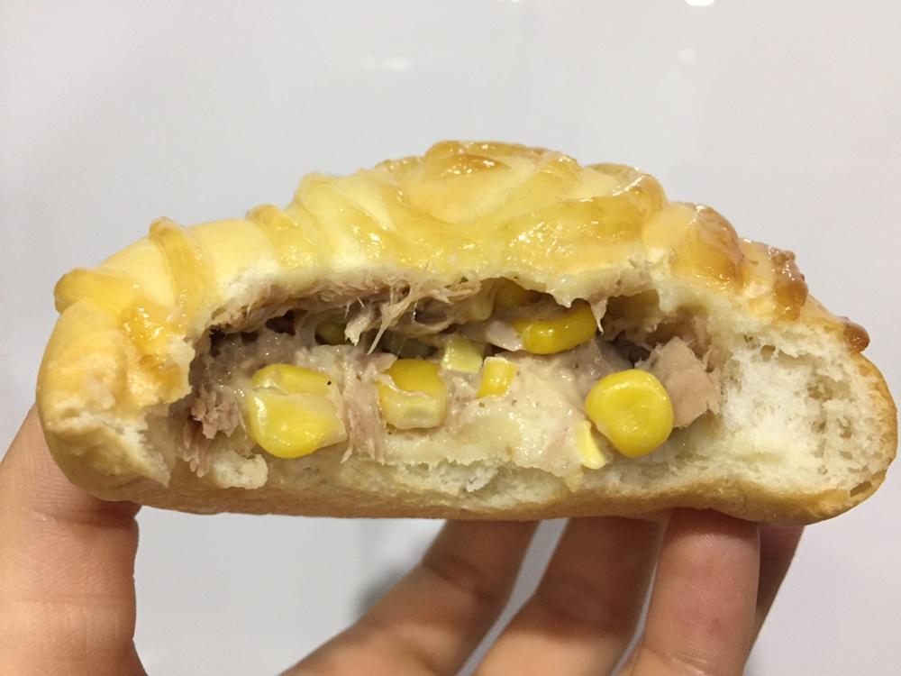 金枪鱼玉米面包