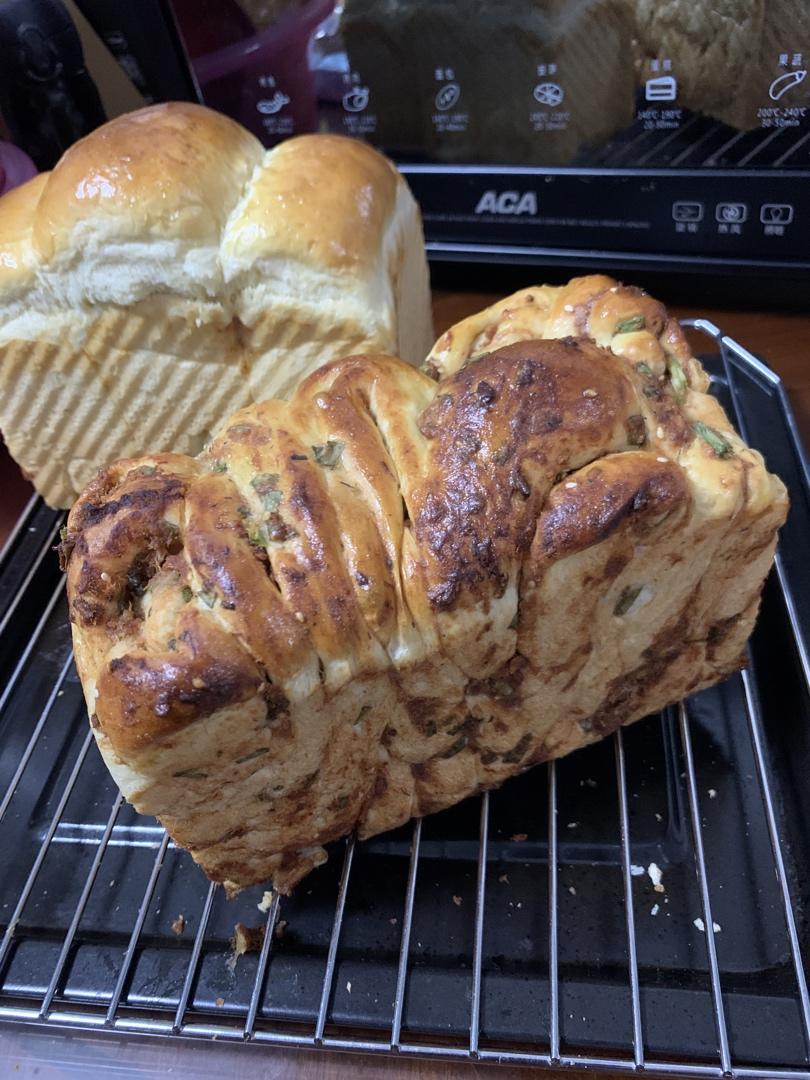 香葱肉松手撕吐司
