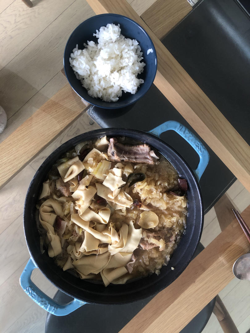 和东北人学炖酸菜排骨