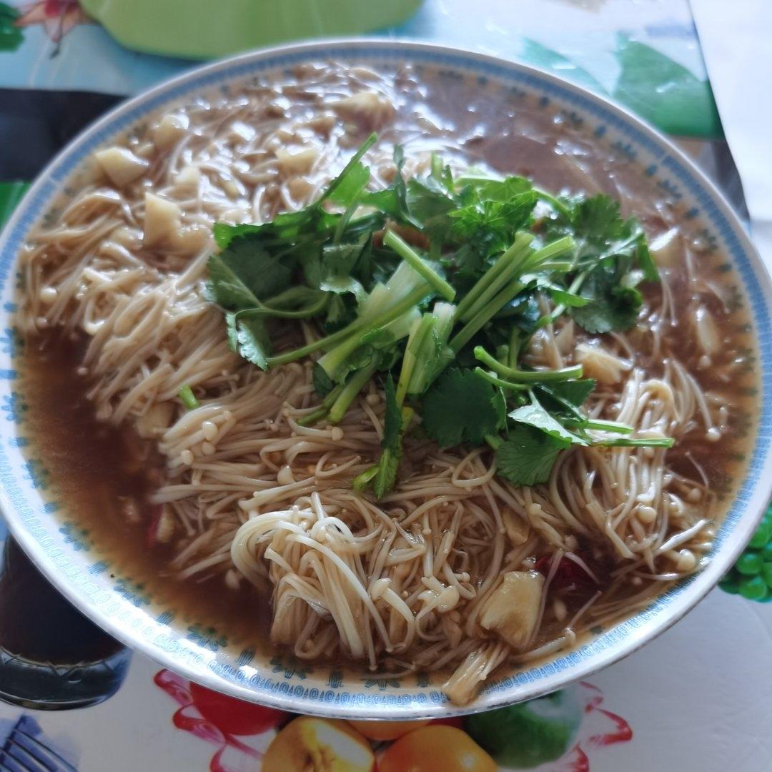 凉拌金针菇