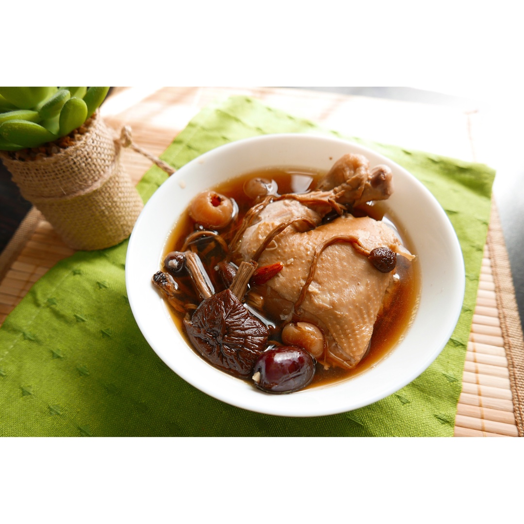 茶树菇煲鸡汤