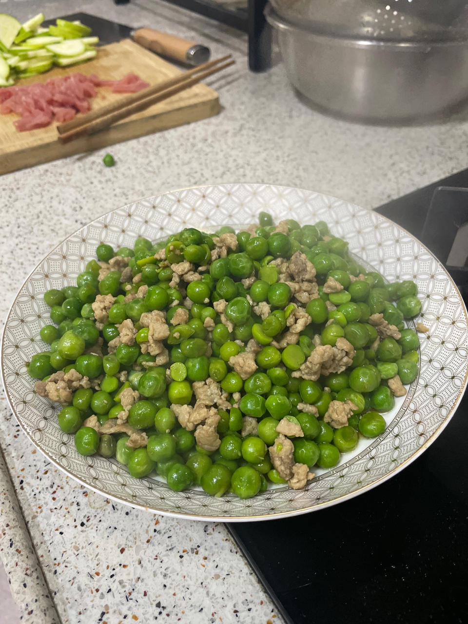 碗豆炒肉沫