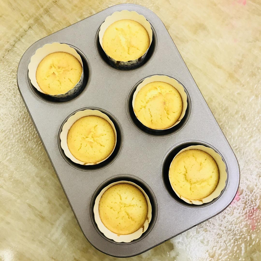 不会回缩的纸杯蛋糕