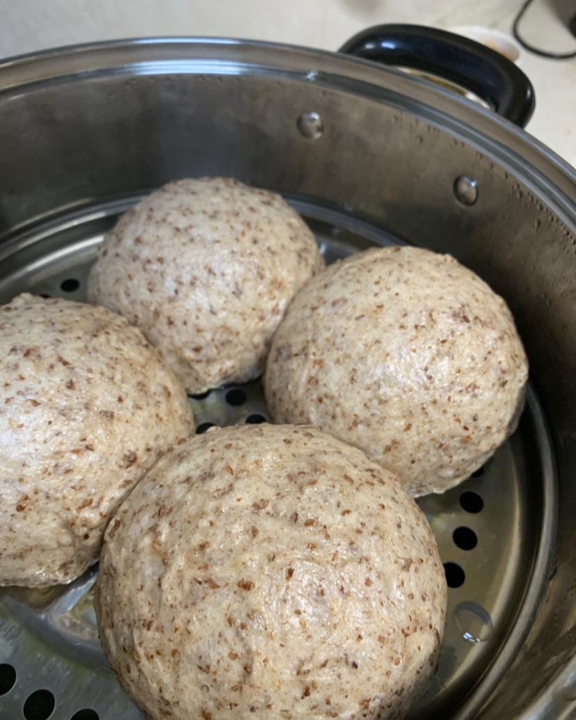 黑全麦馒头