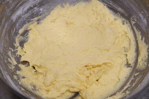 解决打发剩下的淡奶油——牛油磅蛋糕的做法 步骤7