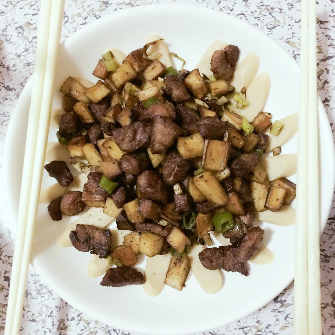 牛运亨通之黑椒杏鲍菇牛肉粒