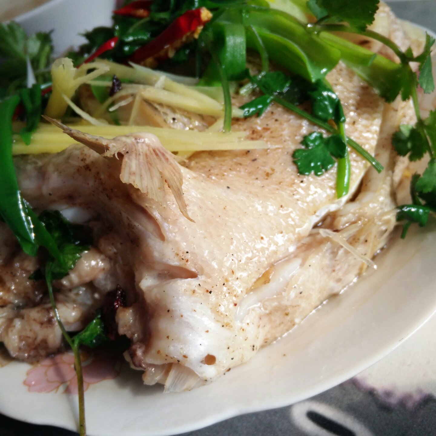 豉油清蒸鱼 清蒸鲈鱼