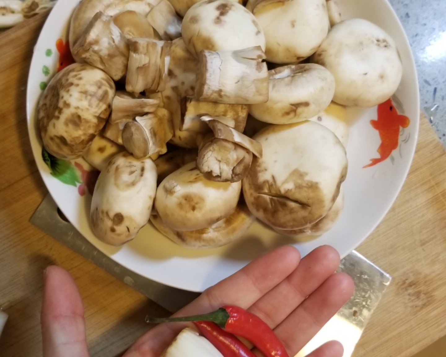 素炒口蘑的做法 步骤1