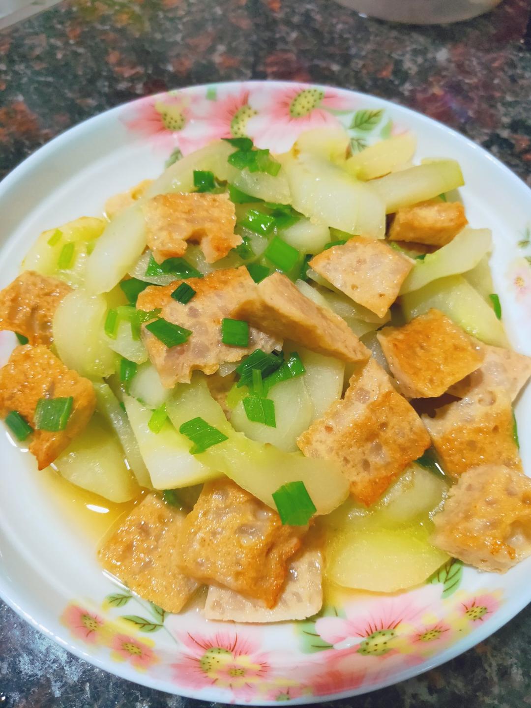 黄瓜炒肉饼