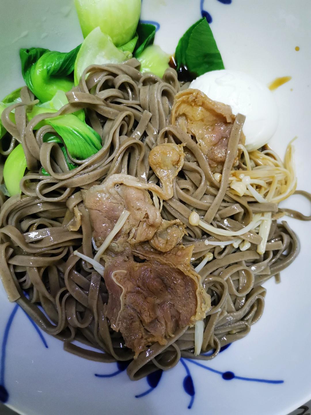 酸爽到不敢想象的浇汤肥牛面