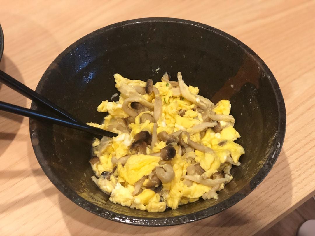 蟹味菇滑蛋
