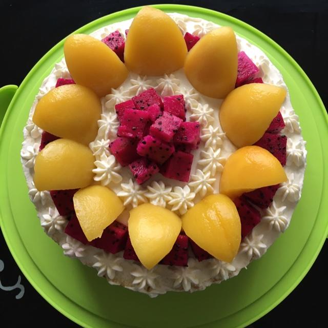 奶油水果装饰蛋糕