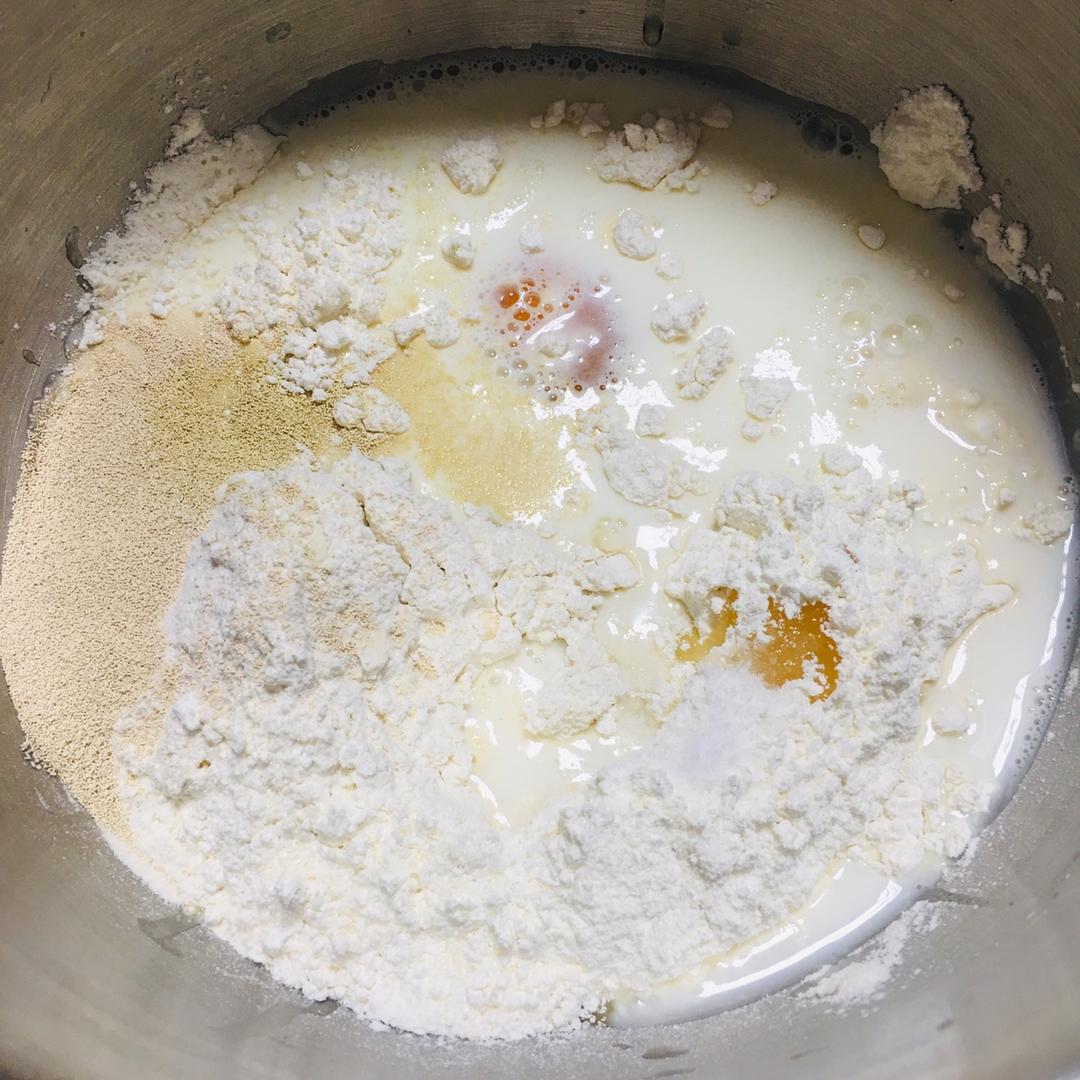 纯奶手撕吐司的做法 步骤1