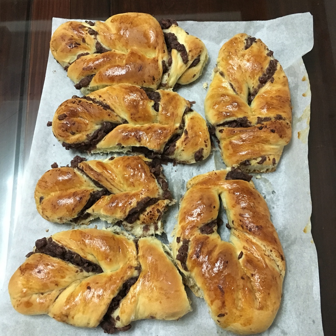 豆沙酸奶面包