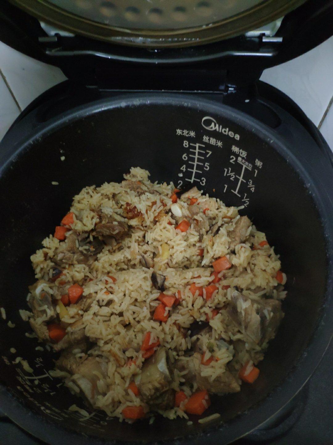 喷香排骨焖饭（爆好吃）
