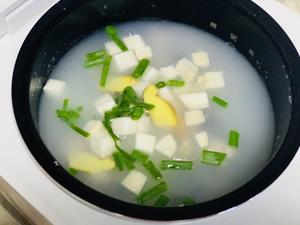 生蚝鸡腿菇粥🥣简单又很鲜（电饭煲版）的做法 步骤3