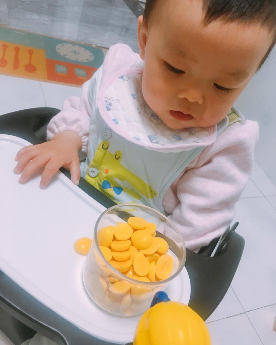 入口即化的无添加蛋黄溶豆