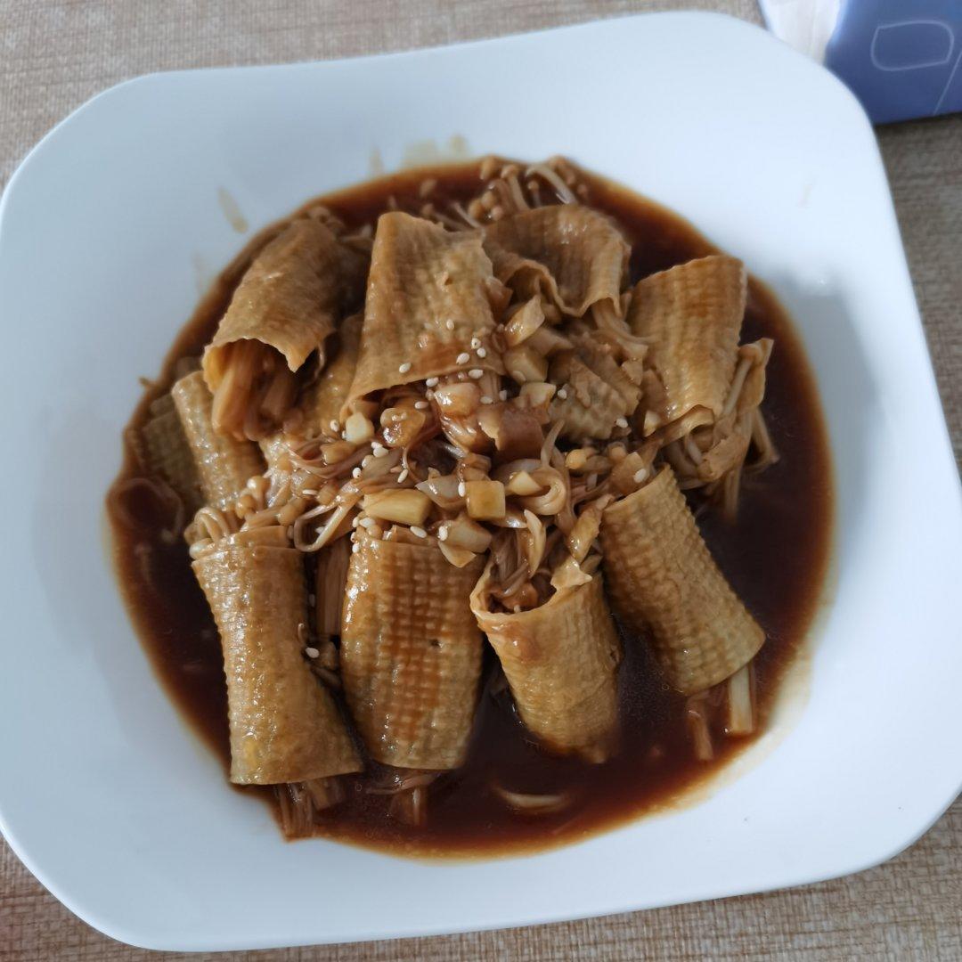 金针菇豆皮卷