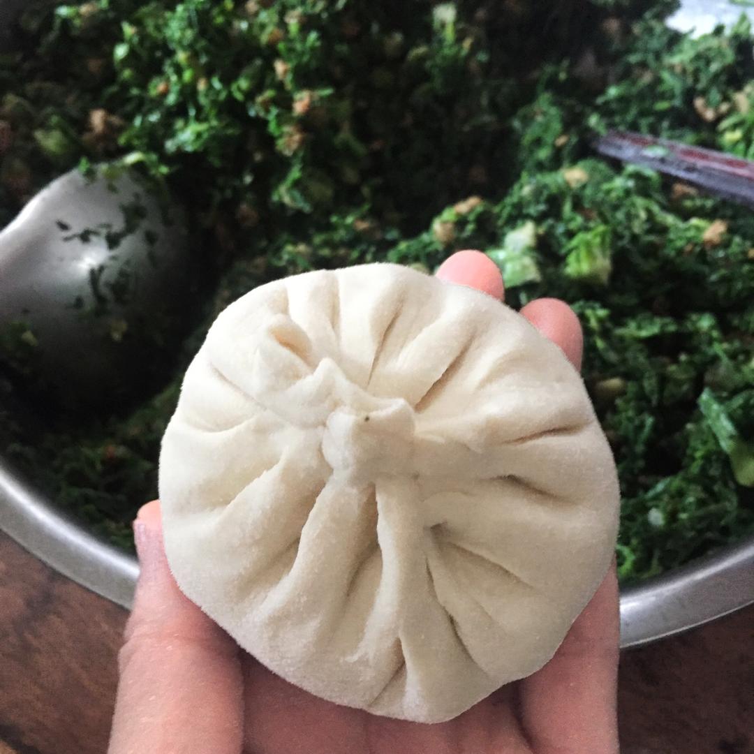 荠菜猪肉包子