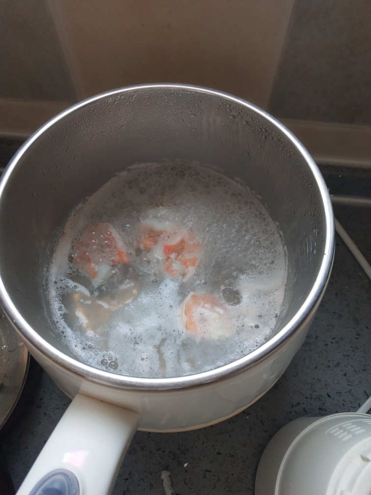 宝宝辅食-鲜虾蔬菜补铁珍珠汤（10月龄）的做法 步骤6
