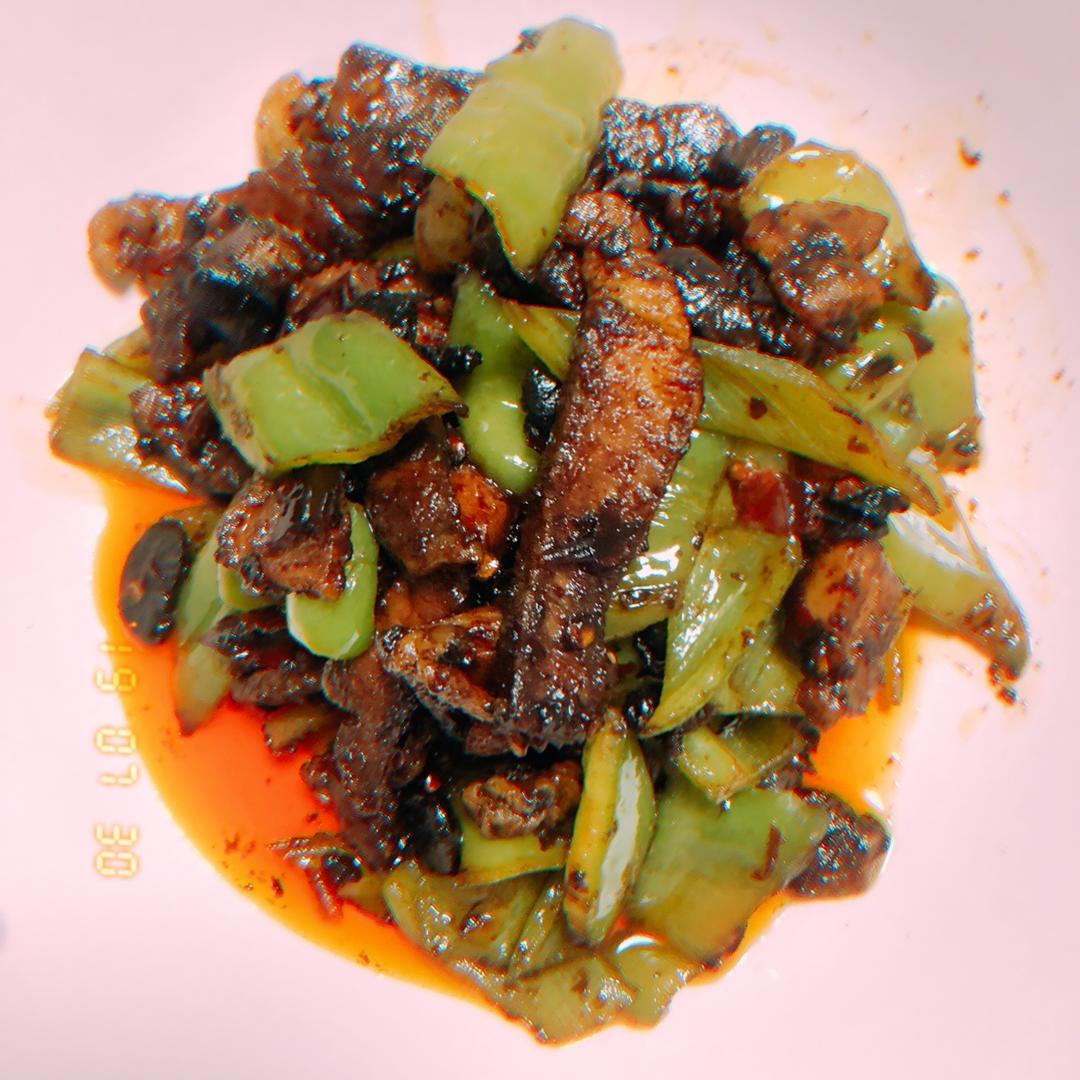 成都人家里的青椒回锅肉