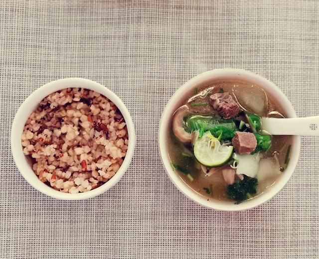 “一人食”之椰味柠香蔬菜汤 生机午餐1#的做法