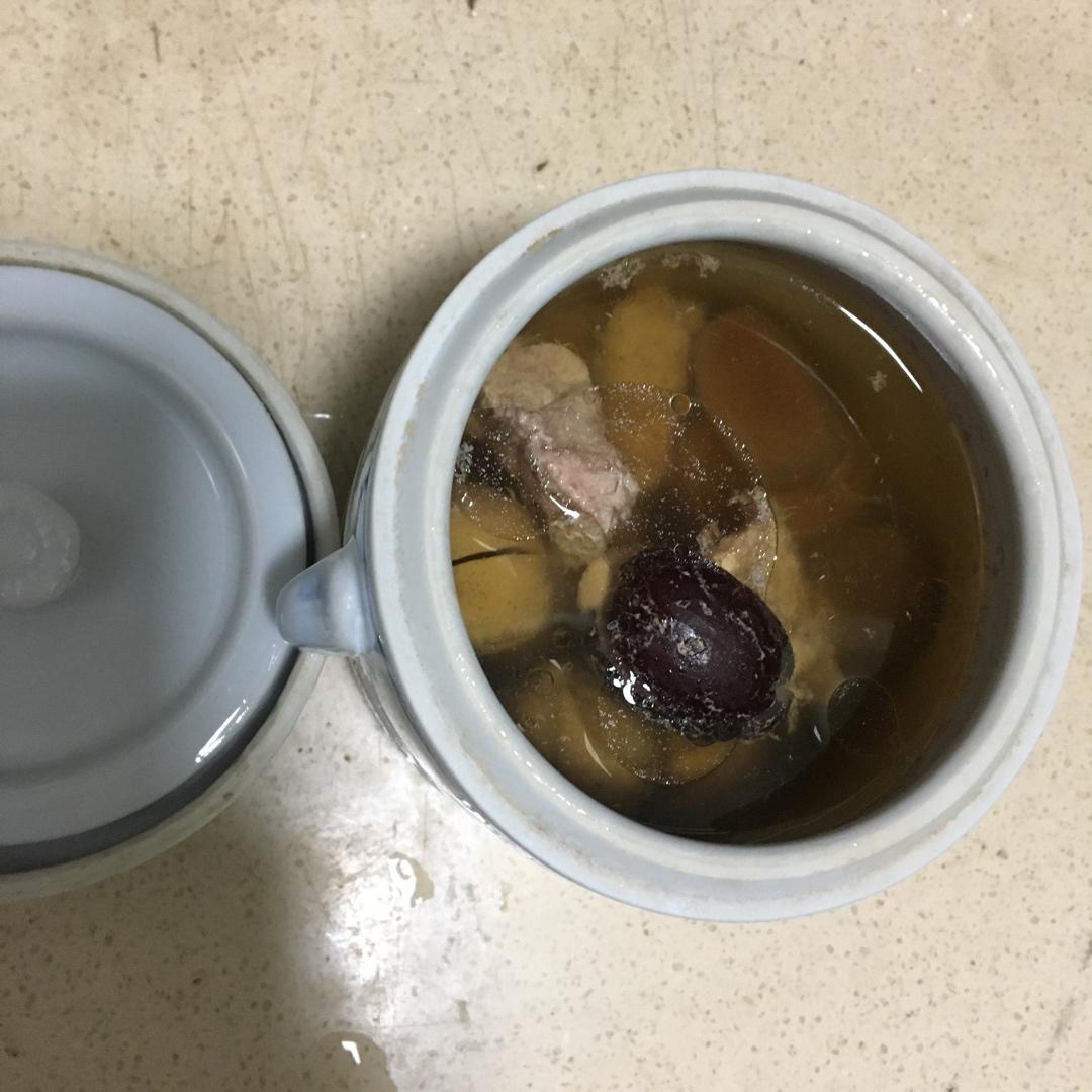 红枣栗子鸡汤