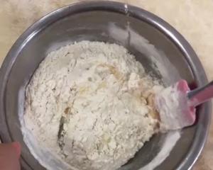 不用转化糖浆的广式月饼（不裂 不塌 不缩腰）的做法 步骤3