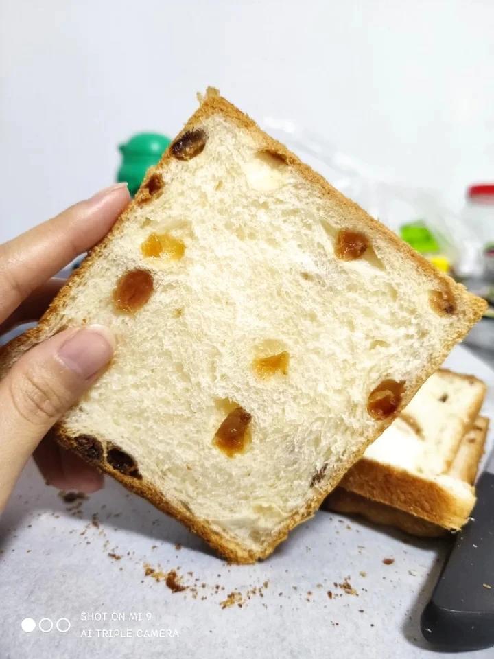 我最近每天做一个的葡萄干吐司，真的超松软好吃！