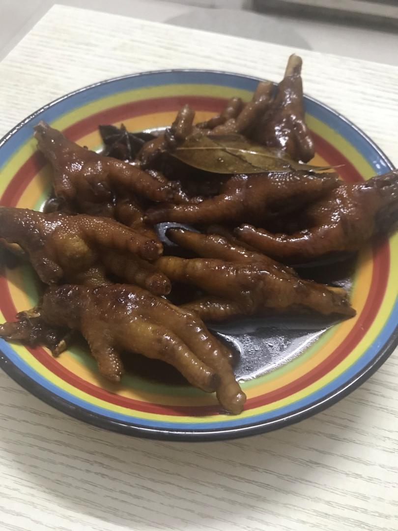 好吃到手指都吃掉的卤鸡爪
