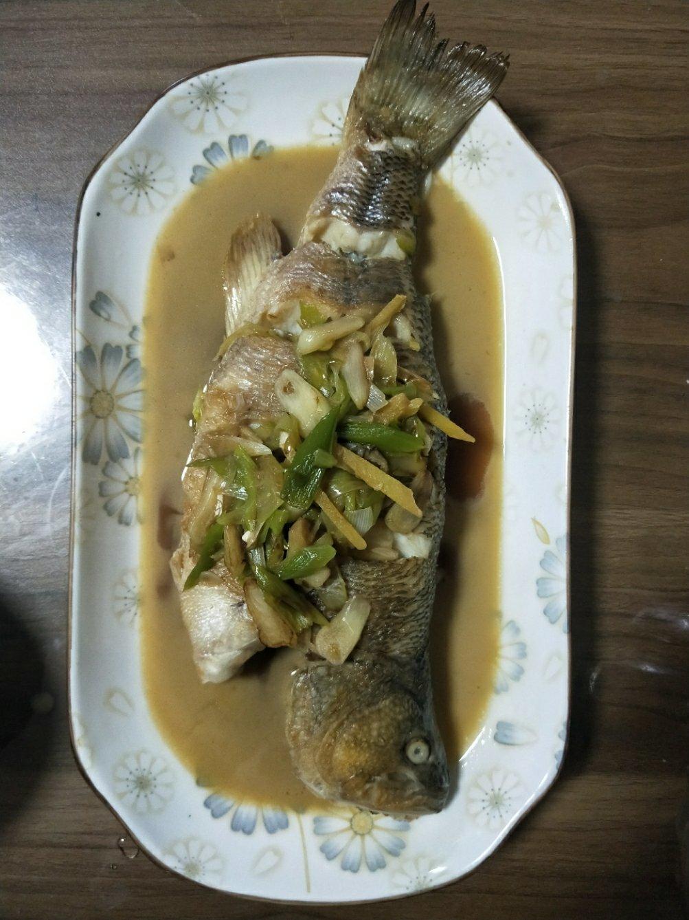 红烧鲈鱼