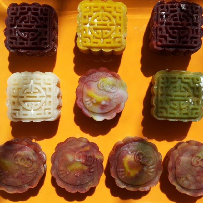 彩色冰皮月饼