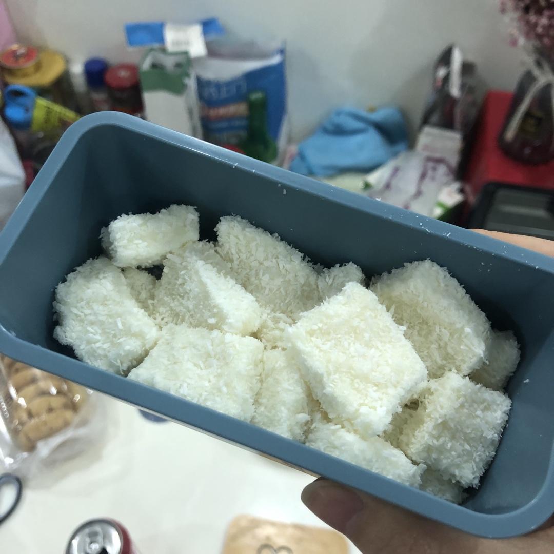 太棒啦！1个方子，做出2道口味一流的甜品！——椰奶小方&炸鲜奶