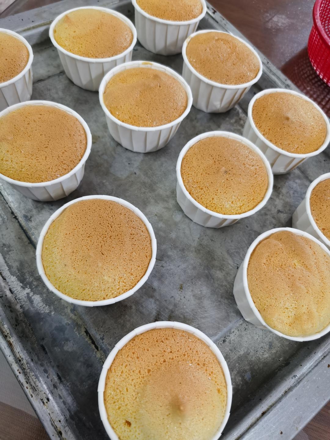 不塌陷不开裂不缩腰杯子蛋糕分享