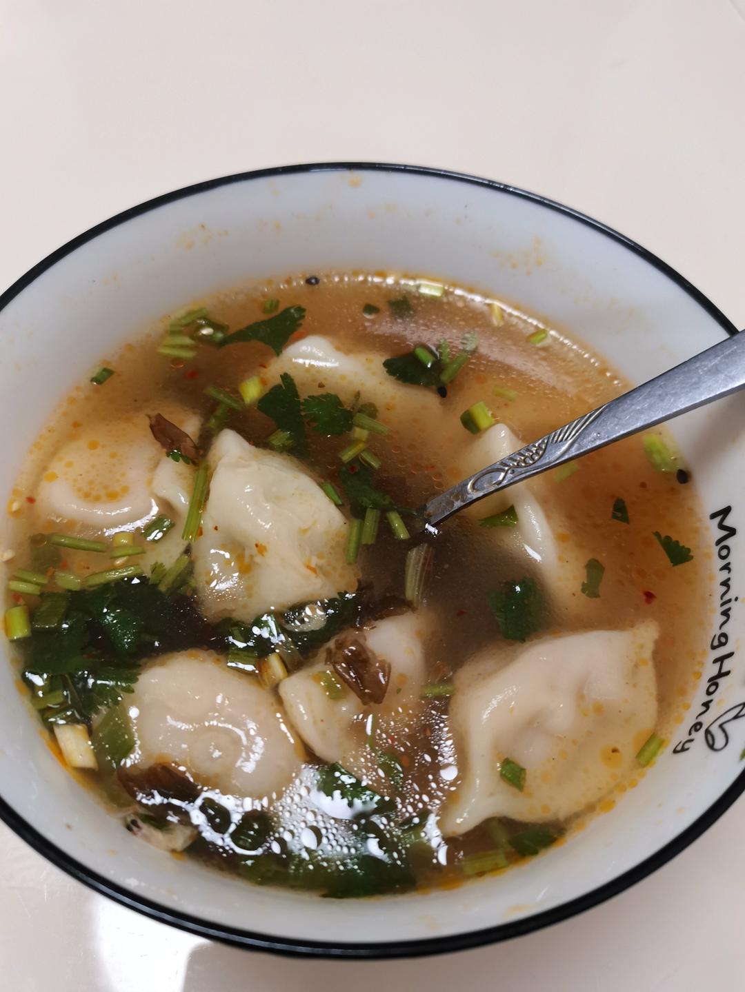 快手酸汤水饺（十分钟搞定）