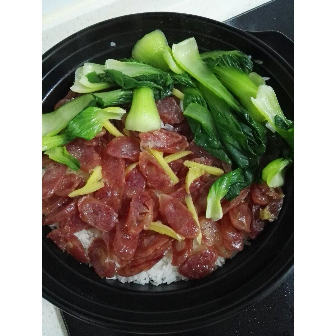 广式腊味煲仔饭