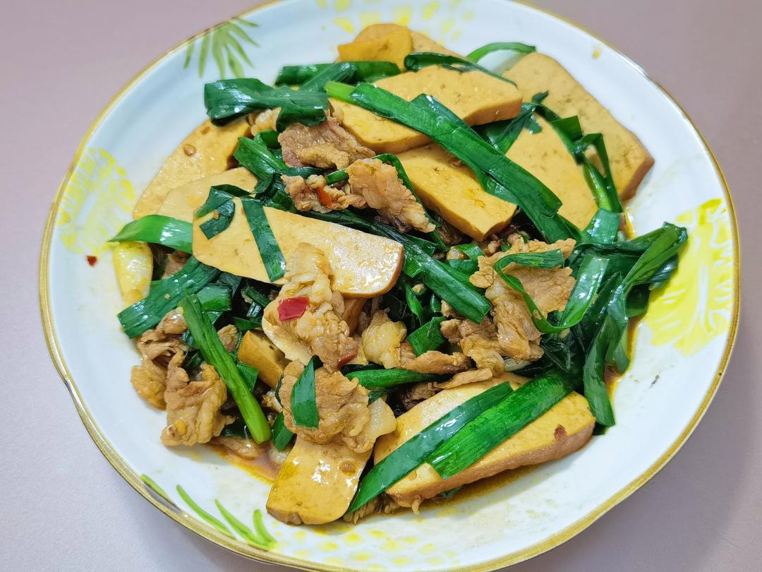 肉片炒韭菜香干