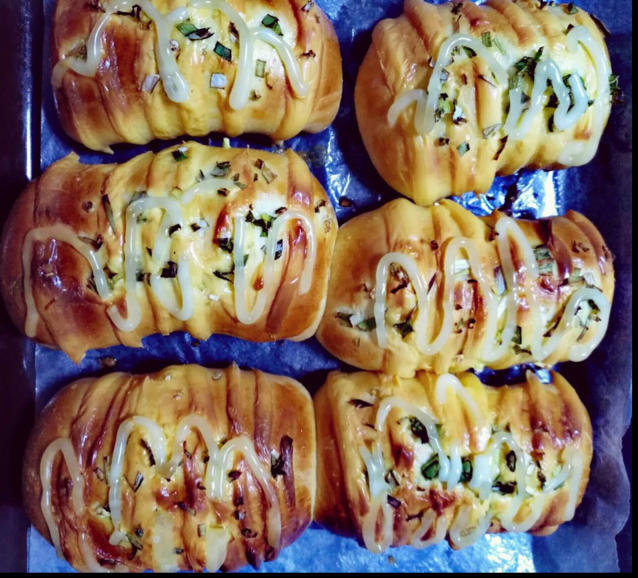 肉松葱香芝士面包