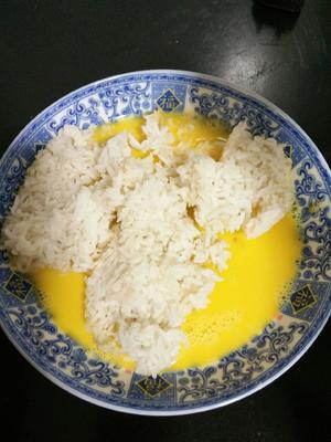米饭锅巴的做法 步骤2