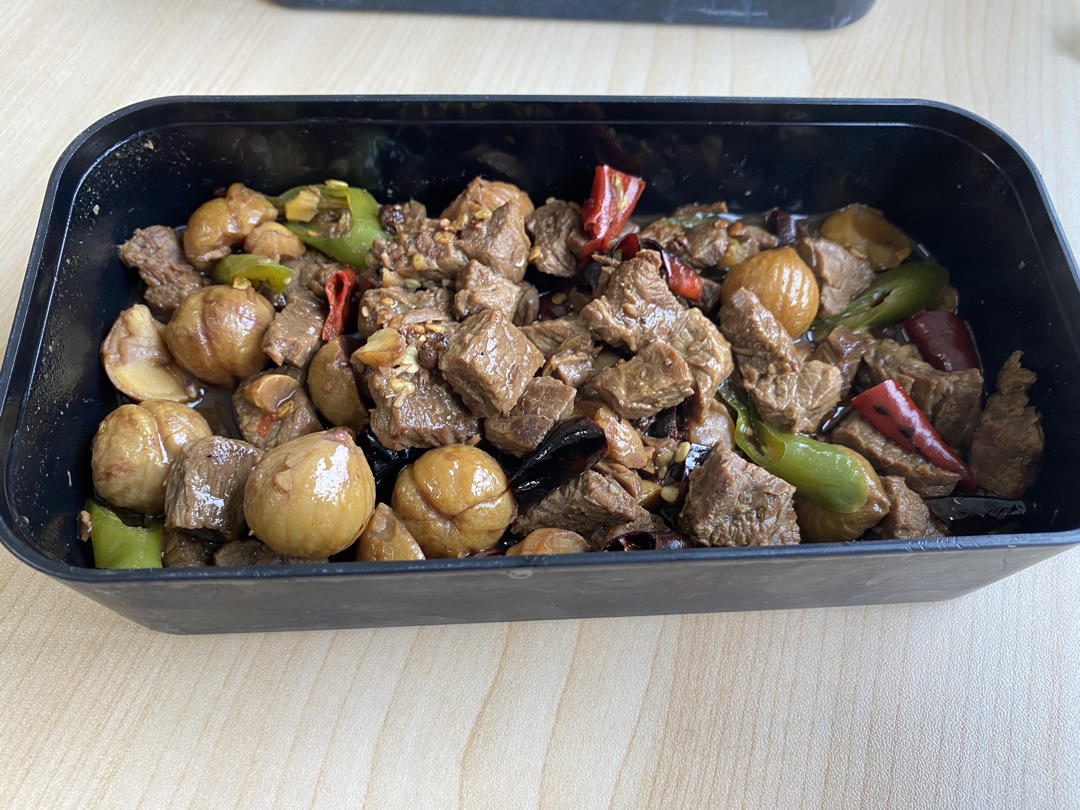 砂锅板栗烧牛肉