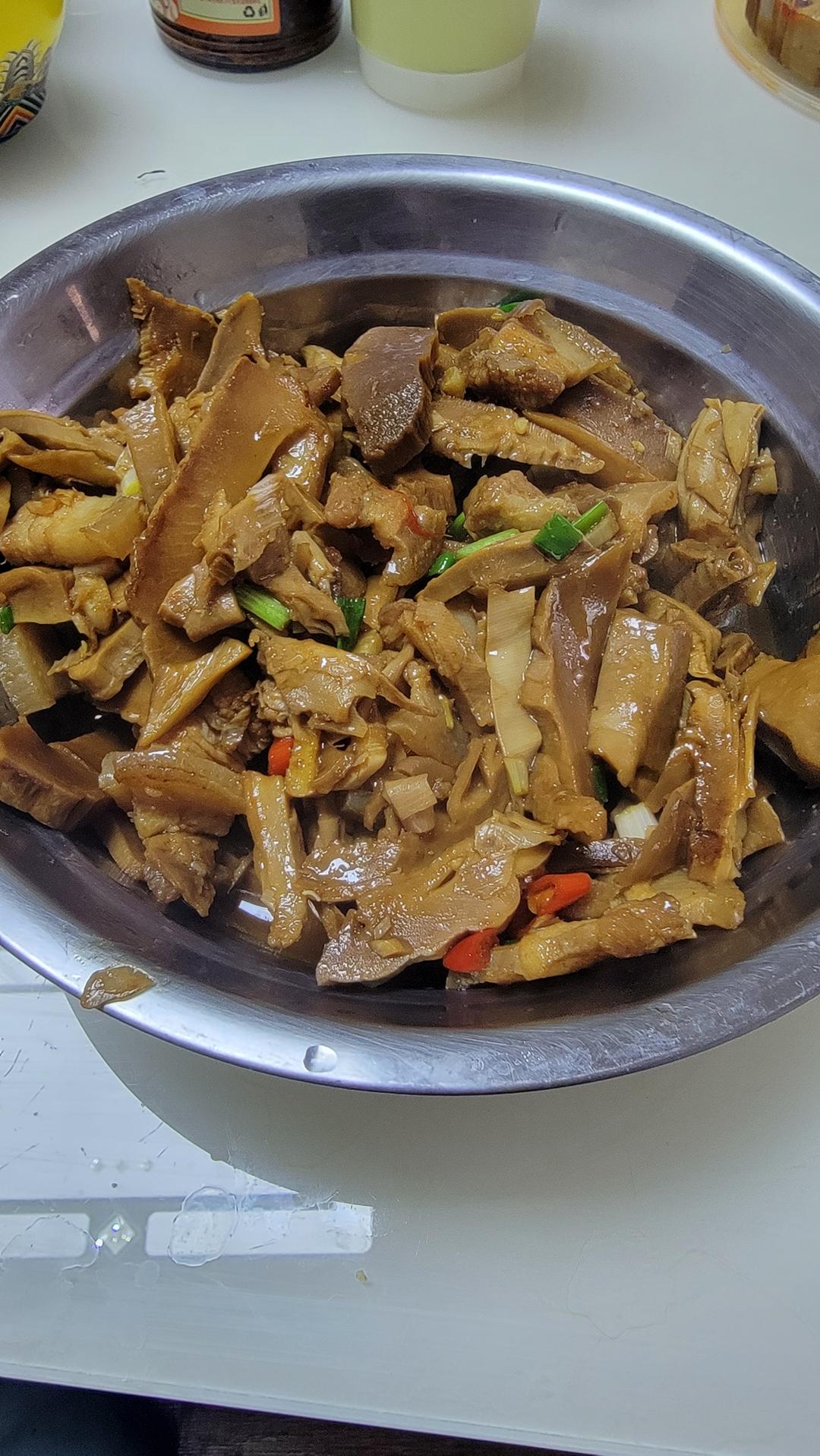 三层肉炒笋干的做法