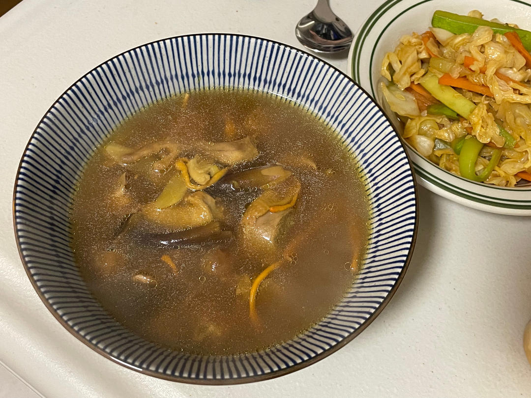 山药鸽子汤（补血益气健脾胃）