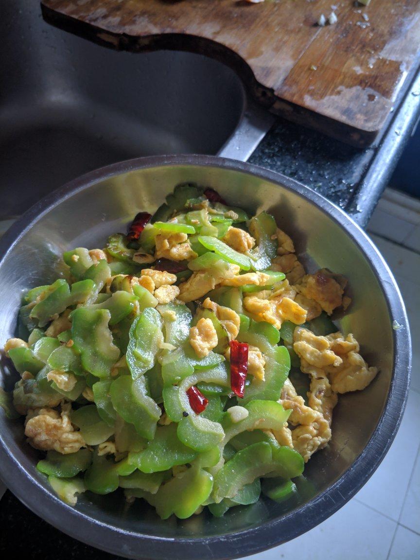 夏天必吃的苦瓜炒鸡蛋