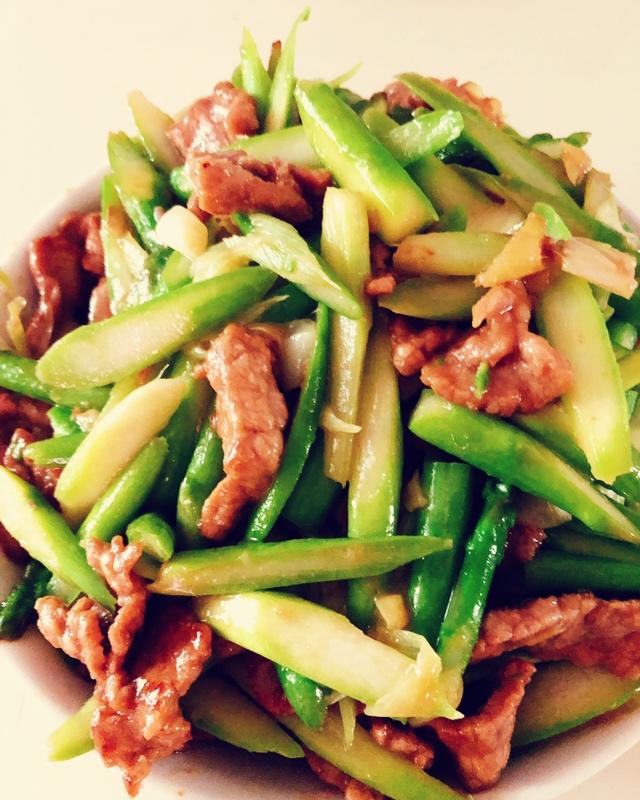 芦笋炒牛肉